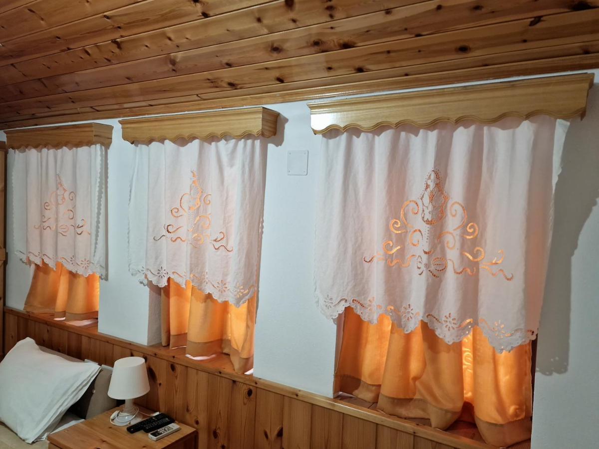 Hotel Domino Гирокастра Экстерьер фото