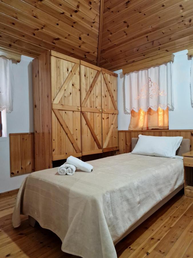 Hotel Domino Гирокастра Экстерьер фото